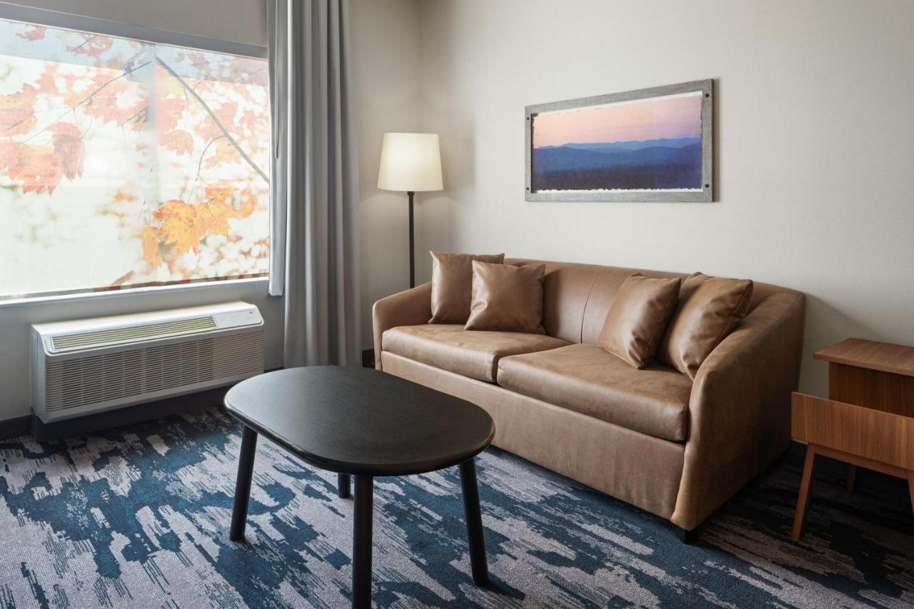 Fairfield By Marriott Inn & Suites Whitsett Greensboro East מראה חיצוני תמונה